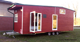 TinyHouse, gestrichen mit Leinos Wetterschutzfarbe